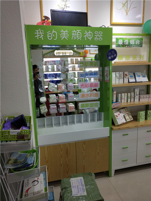 郑州泰达化妆品展柜厂炙手可热的选择